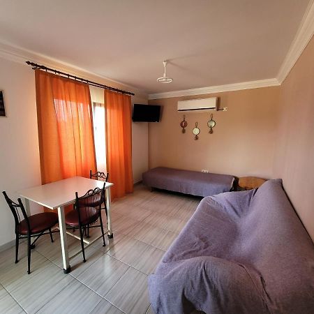 Apsa Butik Hotel Sukhumi Ngoại thất bức ảnh