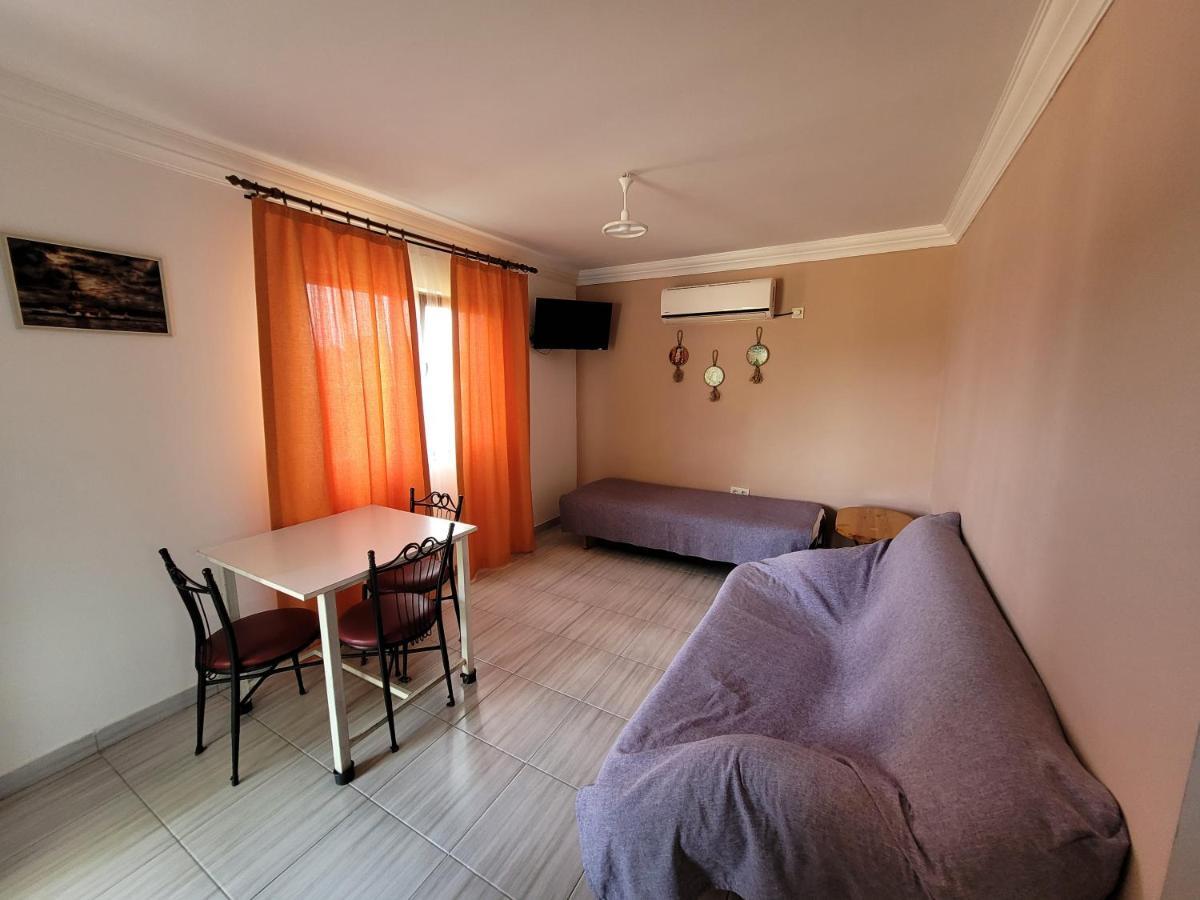 Apsa Butik Hotel Sukhumi Ngoại thất bức ảnh